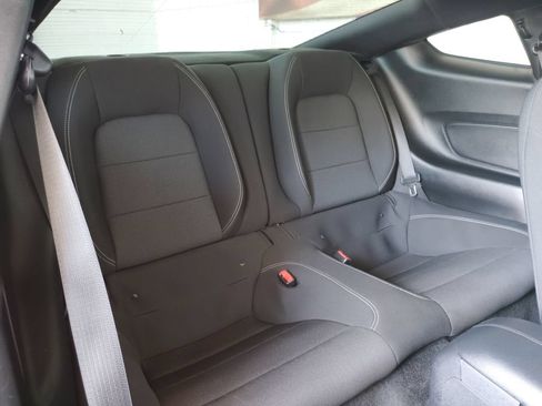 Used 2017 Ford Mustang Coupe RWD image 14