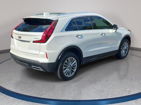 Used 2024 Cadillac XT4 Premium Luxury w/ Technology Package FWD image 5