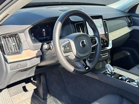 Used 2025 Volvo XC90 B5 Plus w/ Protection Package Premier AWD/4WD image 4