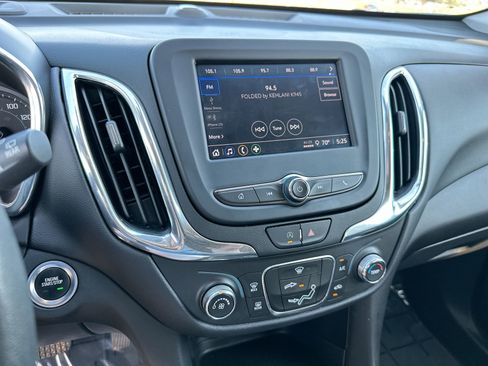 Used 2023 Chevrolet Equinox LT FWD image 15