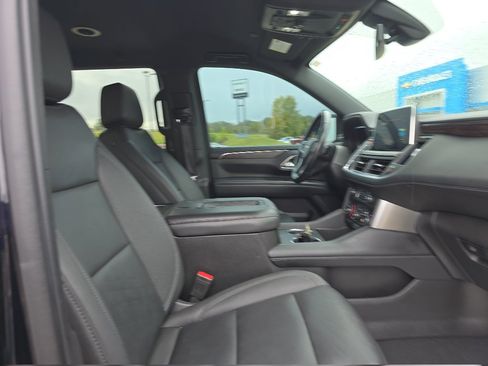 Used 2022 Chevrolet Tahoe LT w/ Luxury Package image 14