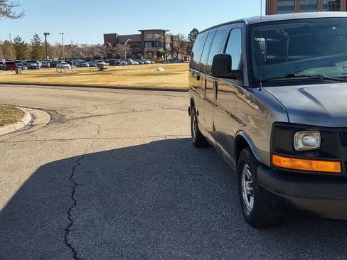 Used 2008 Chevrolet Express 1500 AWD image 3