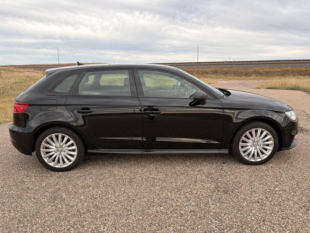 Used 2017 Audi A3 e-tron Premium FWD image 6