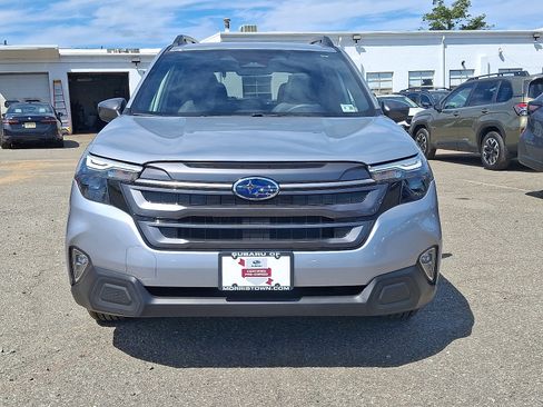 Used 2025 Subaru Forester Premium w/ Convenience Package #1 image 2