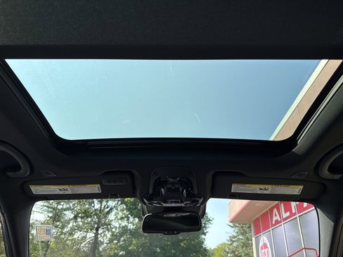 New 2025 Alfa Romeo Giulia Intensa w/ Driving Assist Package image 17