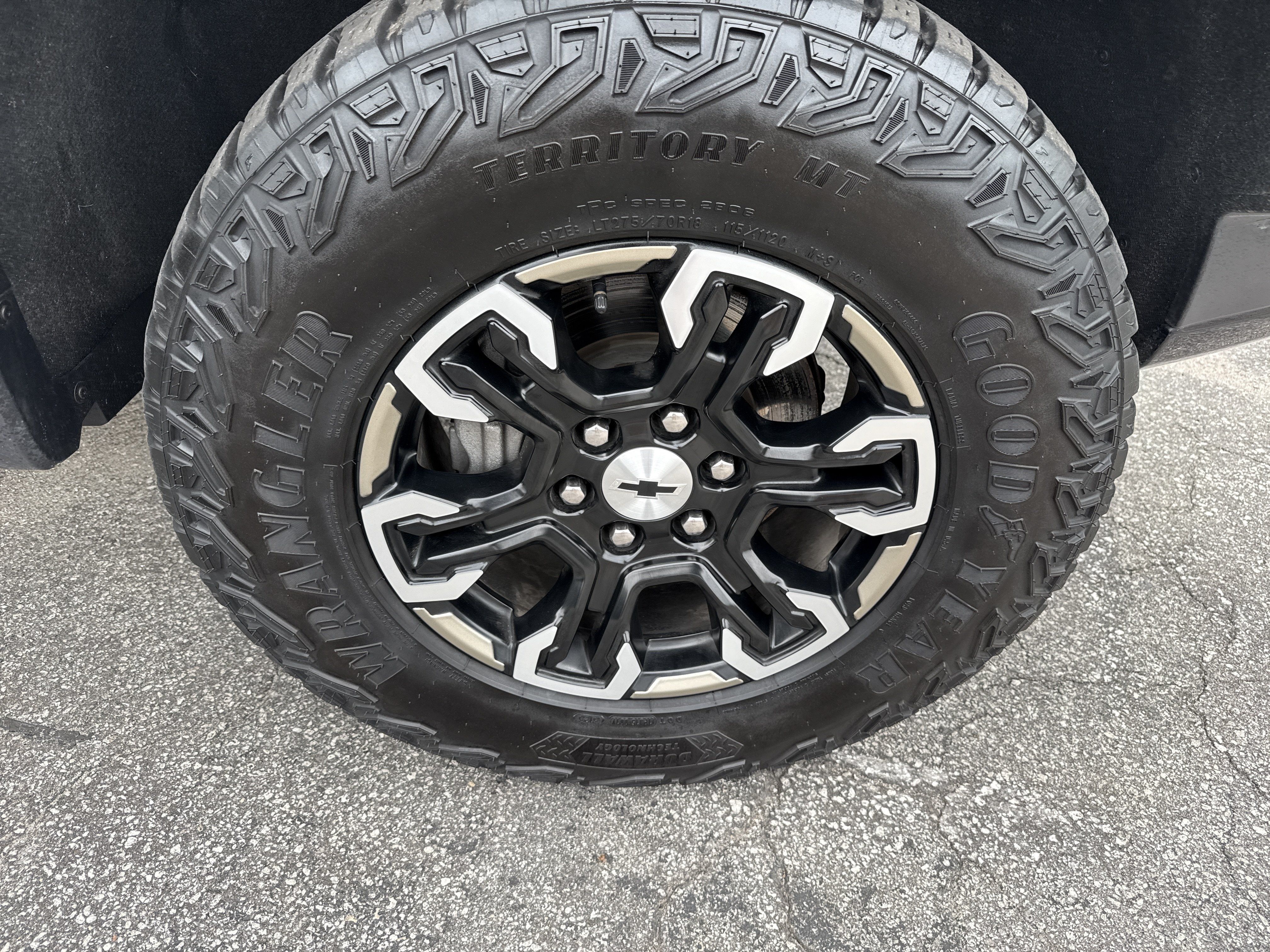 Used 2024 Chevrolet Silverado 1500 ZR2 w/ Technology Package AWD/4WD image 10