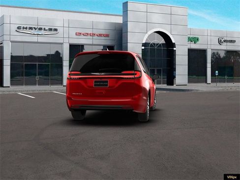 New 2026 Chrysler Pacifica Select image 14