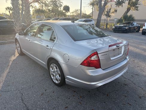 Used 2011 Ford Fusion SE image 5