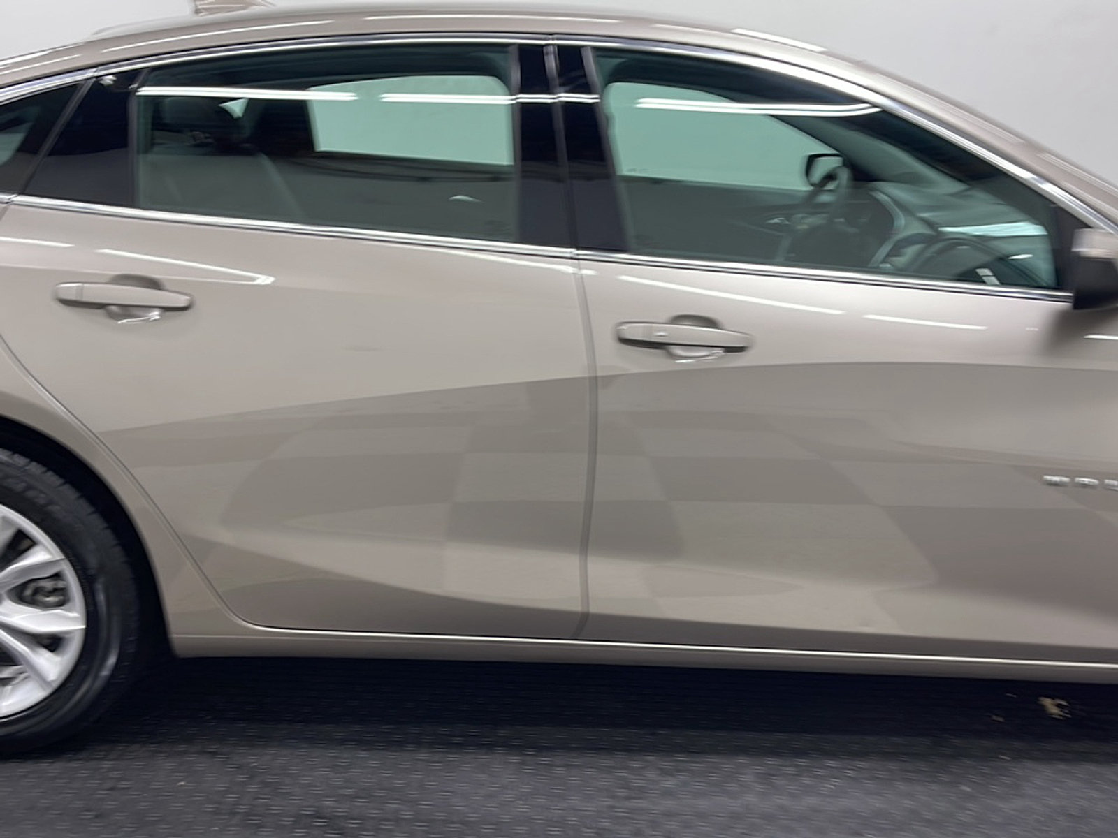 Used 2025 Chevrolet Malibu LT FWD image 19