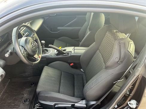 Used 2025 Toyota GR86 Base w/ ALL Weather Mat Package (TMS) image 20