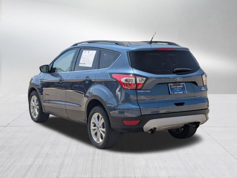 Used 2018 Ford Escape SE FWD image 3