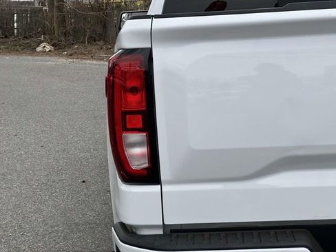 Used 2020 GMC Sierra 1500 Elevation w/ Elevation Value Package image 12