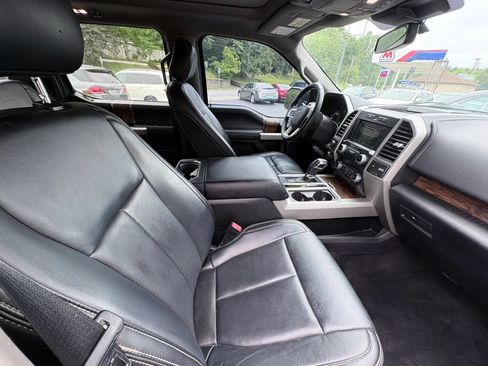Used 2019 Ford F150 Lariat w/ Equipment Group 502A Luxury AWD/4WD image 21