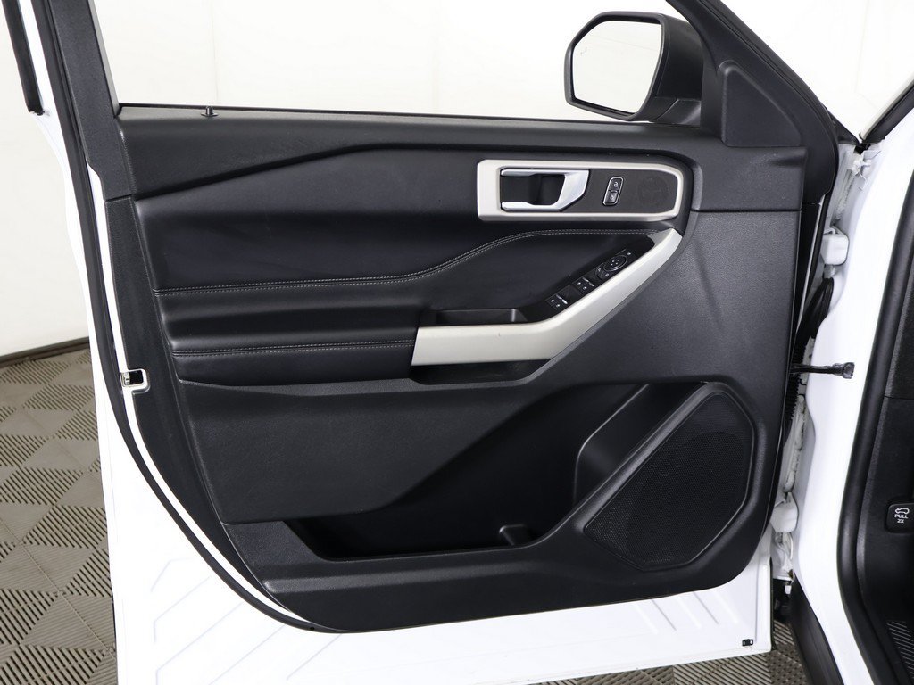 Used 2021 Ford Explorer XLT w/ Equipment Group 202A AWD/4WD image 24