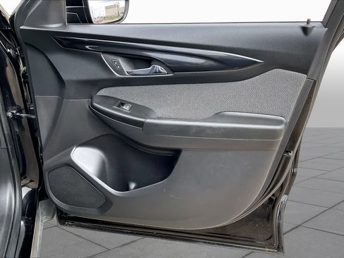 Used 2025 Chevrolet TrailBlazer LT FWD image 22