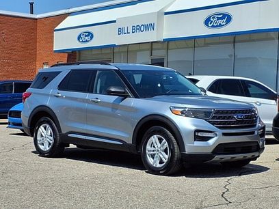 Certified 2024 Ford Explorer XLT w/ Equipment Group 202A