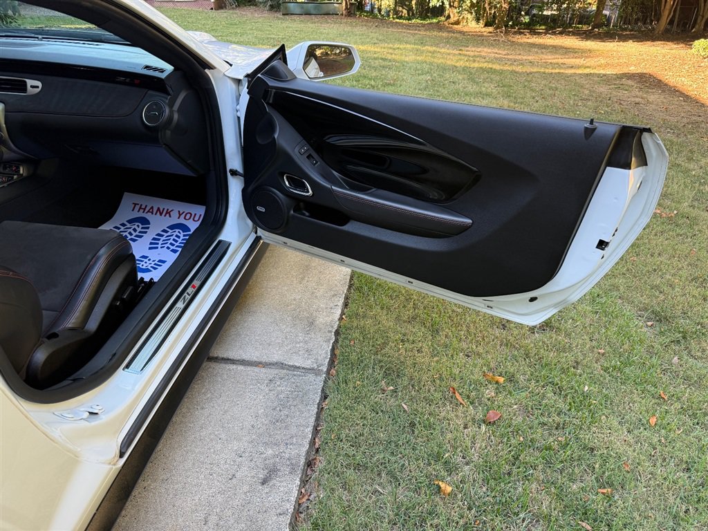 Used 2015 Chevrolet Camaro ZL1 RWD image 54