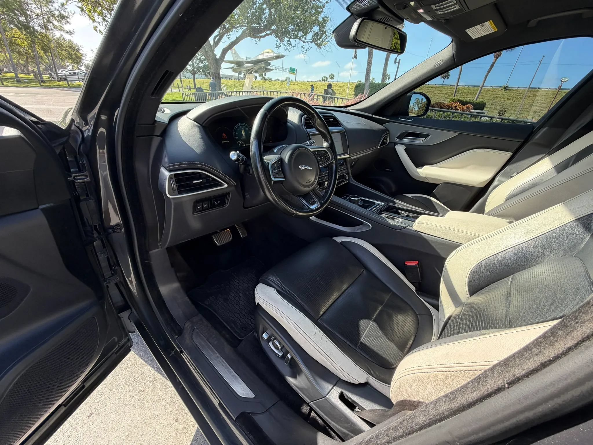 Used 2018 Jaguar F-PACE S AWD/4WD image 37