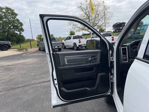 Used 2024 RAM 1500 Classic SLT image 8