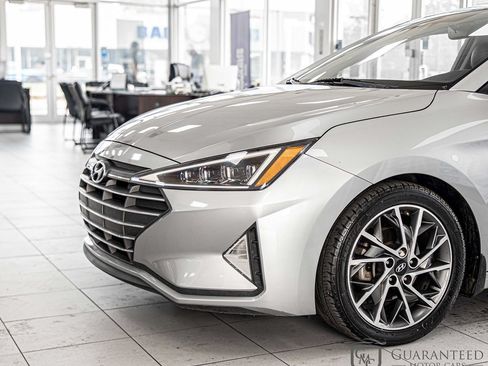 Used 2020 Hyundai Elantra Limited w/ Cargo Package (C1) FWD image 5