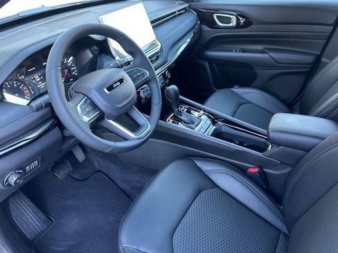New 2026 Jeep Compass Latitude image 10