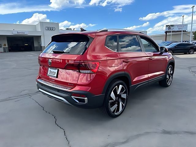 Used 2024 Volkswagen Taos SEL AWD/4WD image 3