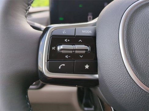 New 2026 Kia Carnival EX image 24