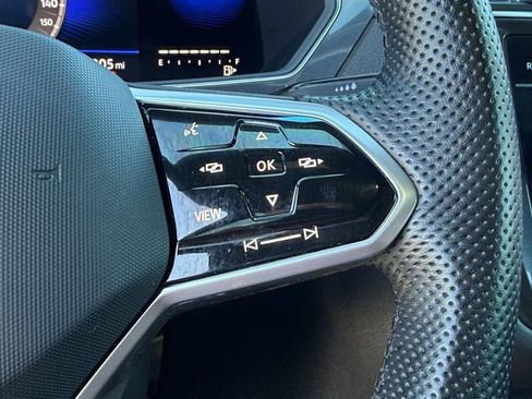 Used 2023 Volkswagen Tiguan SE R-Line image 19