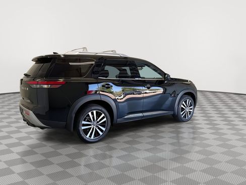 Certified 2025 Nissan Pathfinder Platinum w/ Cargo Package FWD image 12