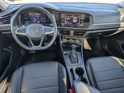 Used 2024 Volkswagen Jetta SE image 11