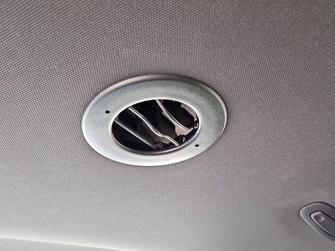 Used 2024 Chevrolet Suburban Premier RWD image 26