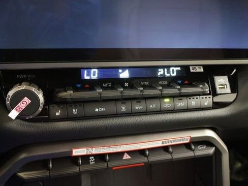 New 2026 Toyota Tundra Limited AWD/4WD image 16