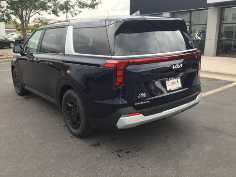 New 2026 Kia Carnival LX image 4