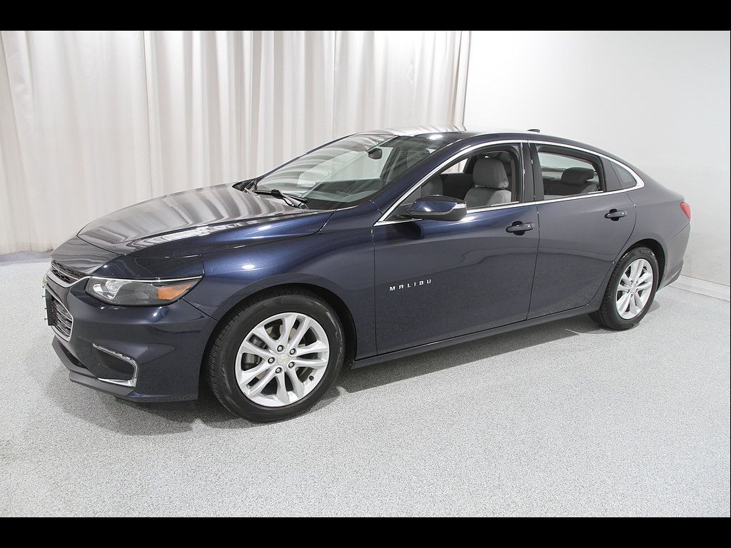 Used 2017 Chevrolet Malibu LT w/ Leather Package FWD image 3