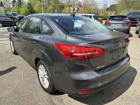 Used 2016 Ford Focus SE image 4