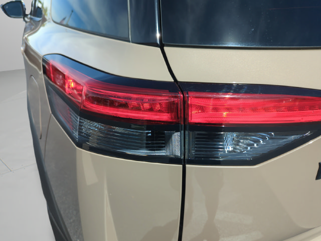 Certified 2023 Nissan Pathfinder Rock Creek AWD/4WD image 18