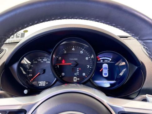 Certified 2022 Porsche 718 Cayman RWD image 15