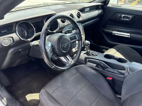 Used 2016 Ford Mustang Convertible RWD image 14