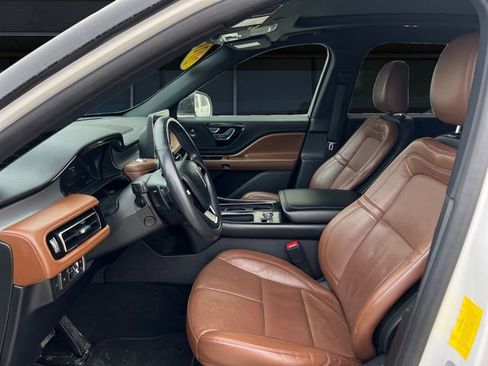 Used 2021 Lincoln Aviator Reserve w/ Elements Package Plus image 9