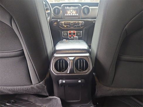 Used 2021 Jeep Gladiator Sport image 21
