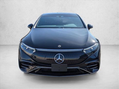 Used 2022 Mercedes-Benz EQS 580 4MATIC Sedan image 2