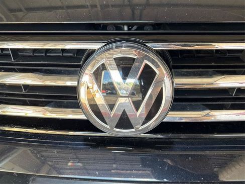 Used 2021 Volkswagen Tiguan SE AWD/4WD image 23