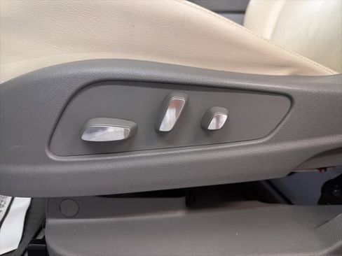 Used 2022 Cadillac XT6 Premium Luxury w/ Technology Package image 10