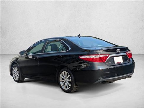 Used 2017 Toyota Camry XLE image 8