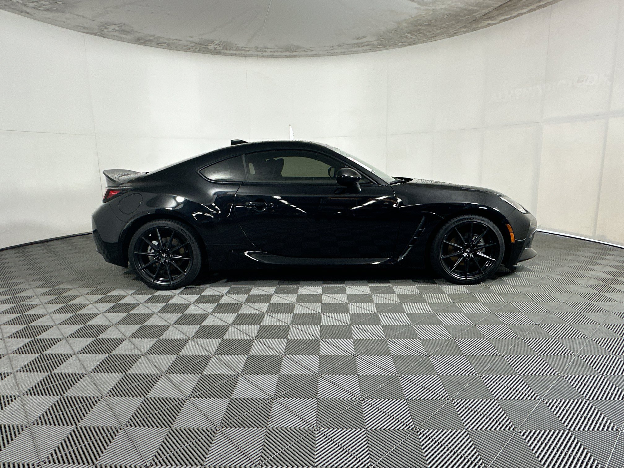Used 2024 Toyota GR86 Premium RWD image 2