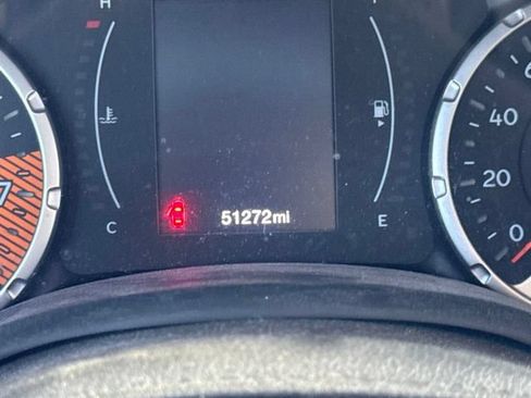 Used 2023 Jeep Renegade Latitude AWD/4WD image 23