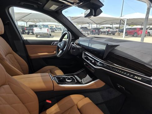 Used 2026 BMW X5 sDrive40i w/ Executive Package image 9