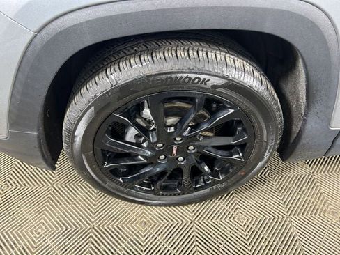 Used 2024 GMC Terrain SLE w/ Elevation Edition FWD image 11