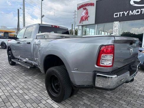 Used 2022 RAM 3500 Tradesman w/ Chrome Appearance Group AWD/4WD image 5