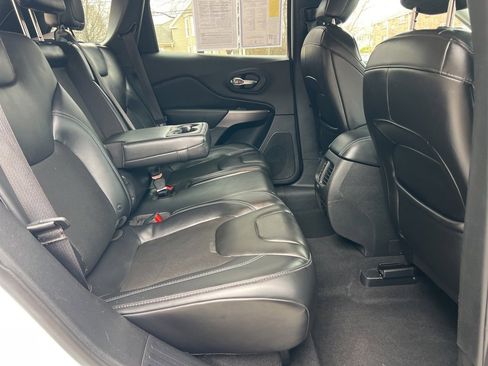 Used 2019 Jeep Cherokee Latitude Plus w/ Cold Weather Group image 25